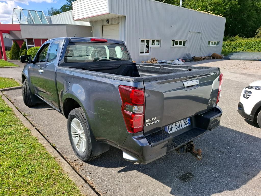 ISUZU  2022