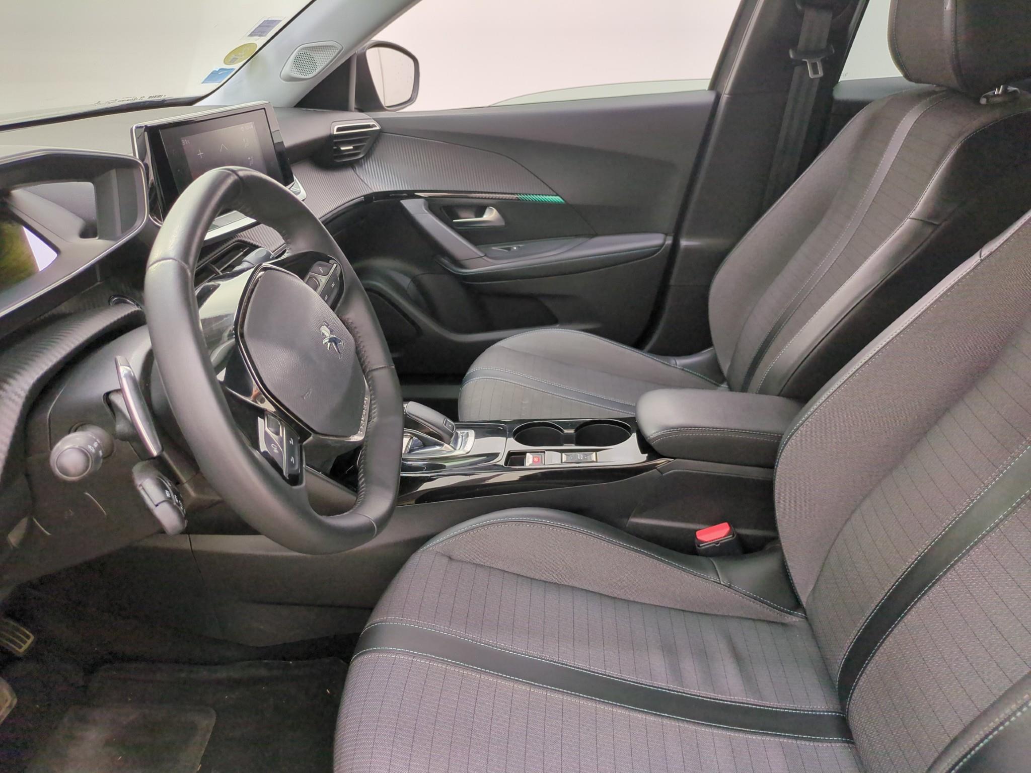 PEUGEOT 2008 BlueHDi 130 S&S EAT8 Allure Pack 2021