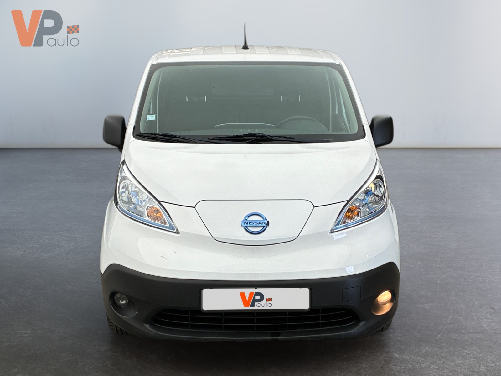 NISSAN  2020