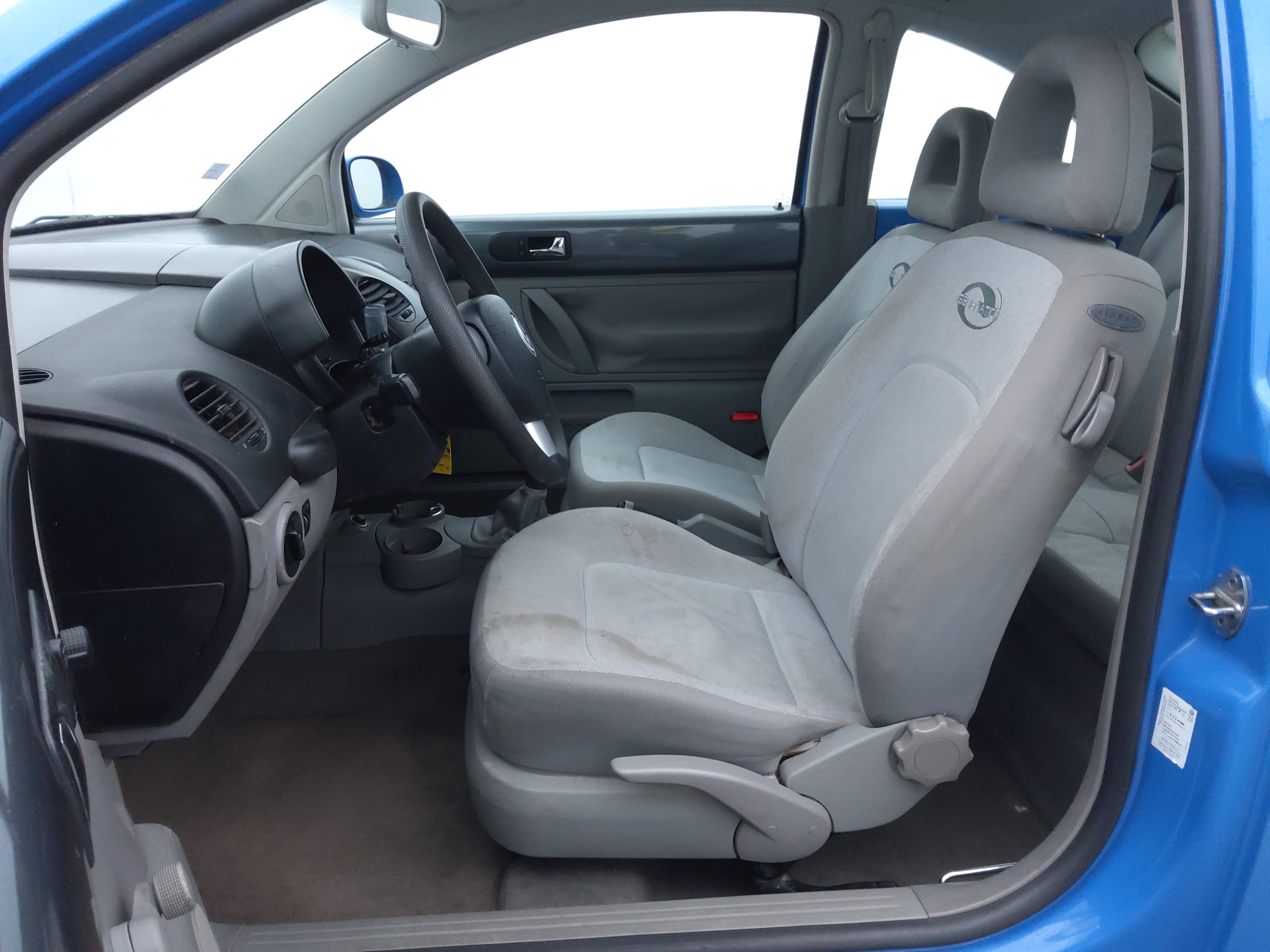 VOLKSWAGEN  2002