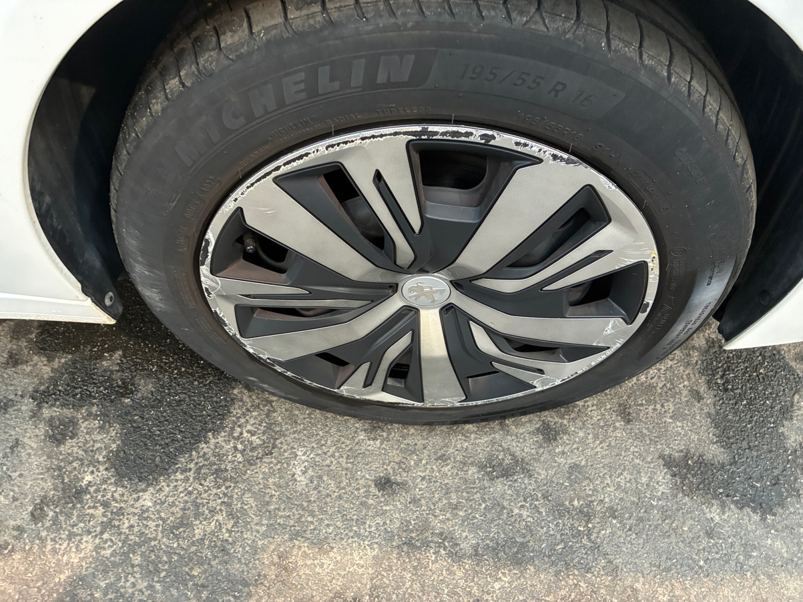 PEUGEOT 208 PureTech 100 S&S BVM6 2023