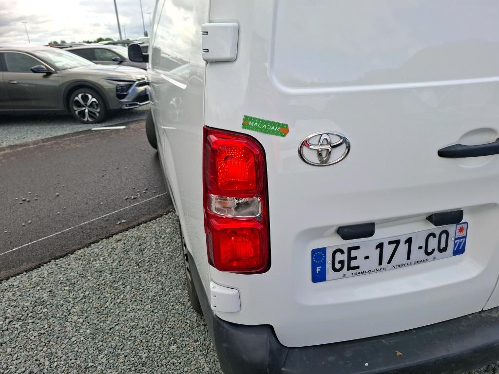 TOYOTA  2022