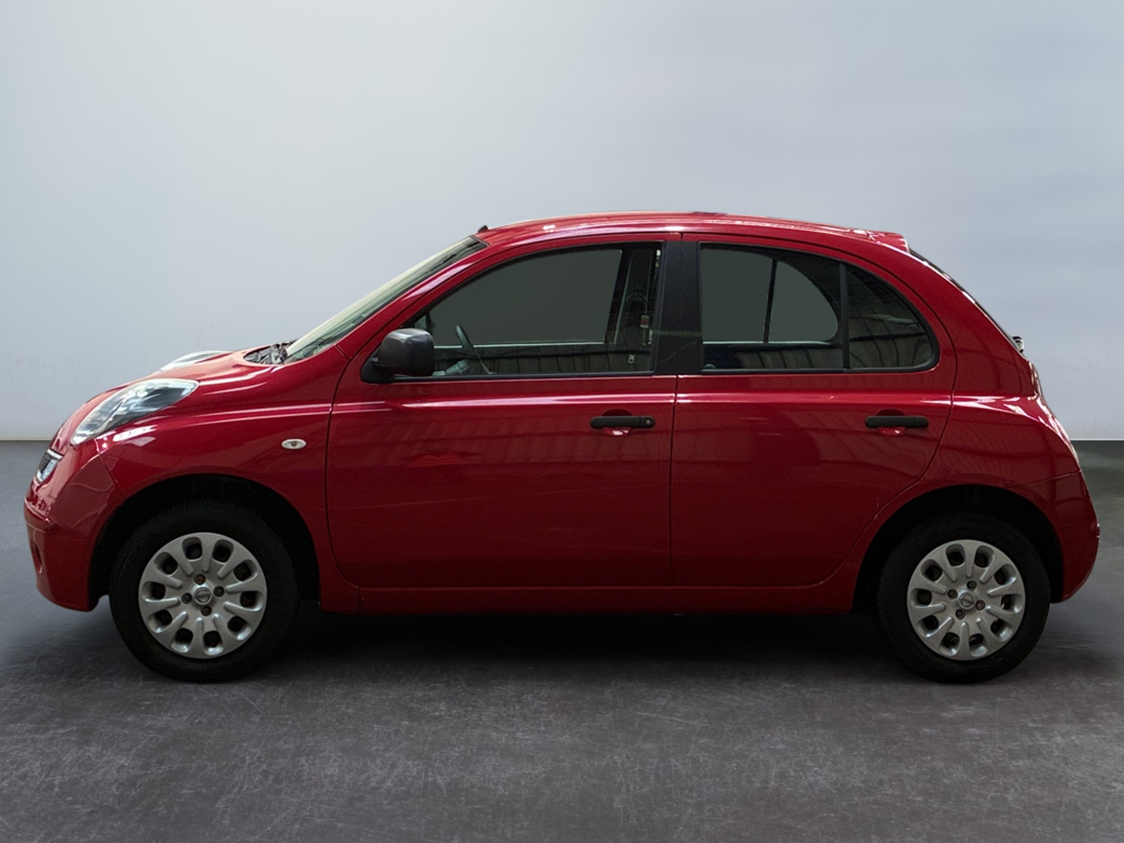 NISSAN  2010