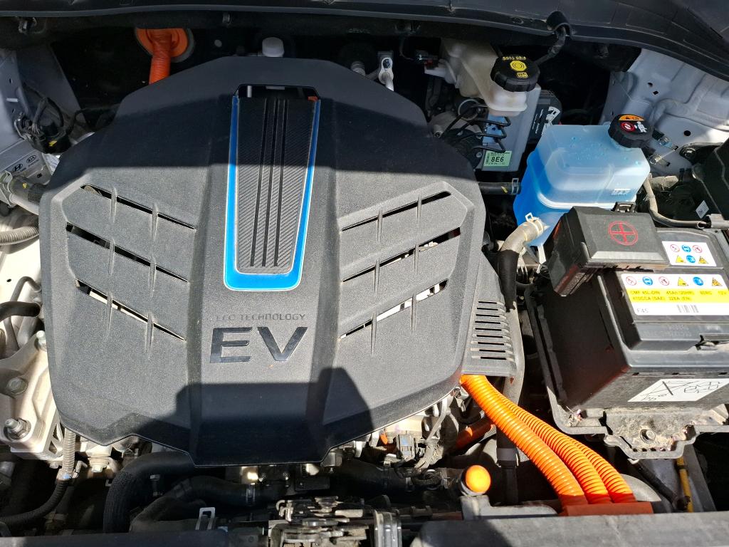 HYUNDAI  2023