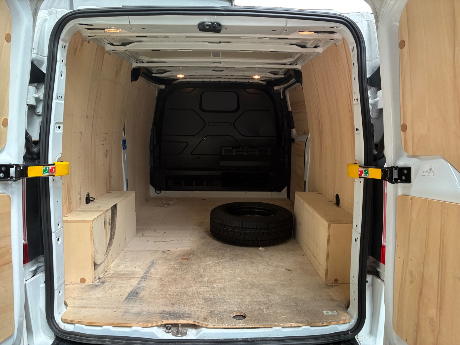 FORD TRANSIT CUSTOM FOURGON 300 L2H1 2.0 ECOBLUE 170 BVA TREND BUSINESS 2023