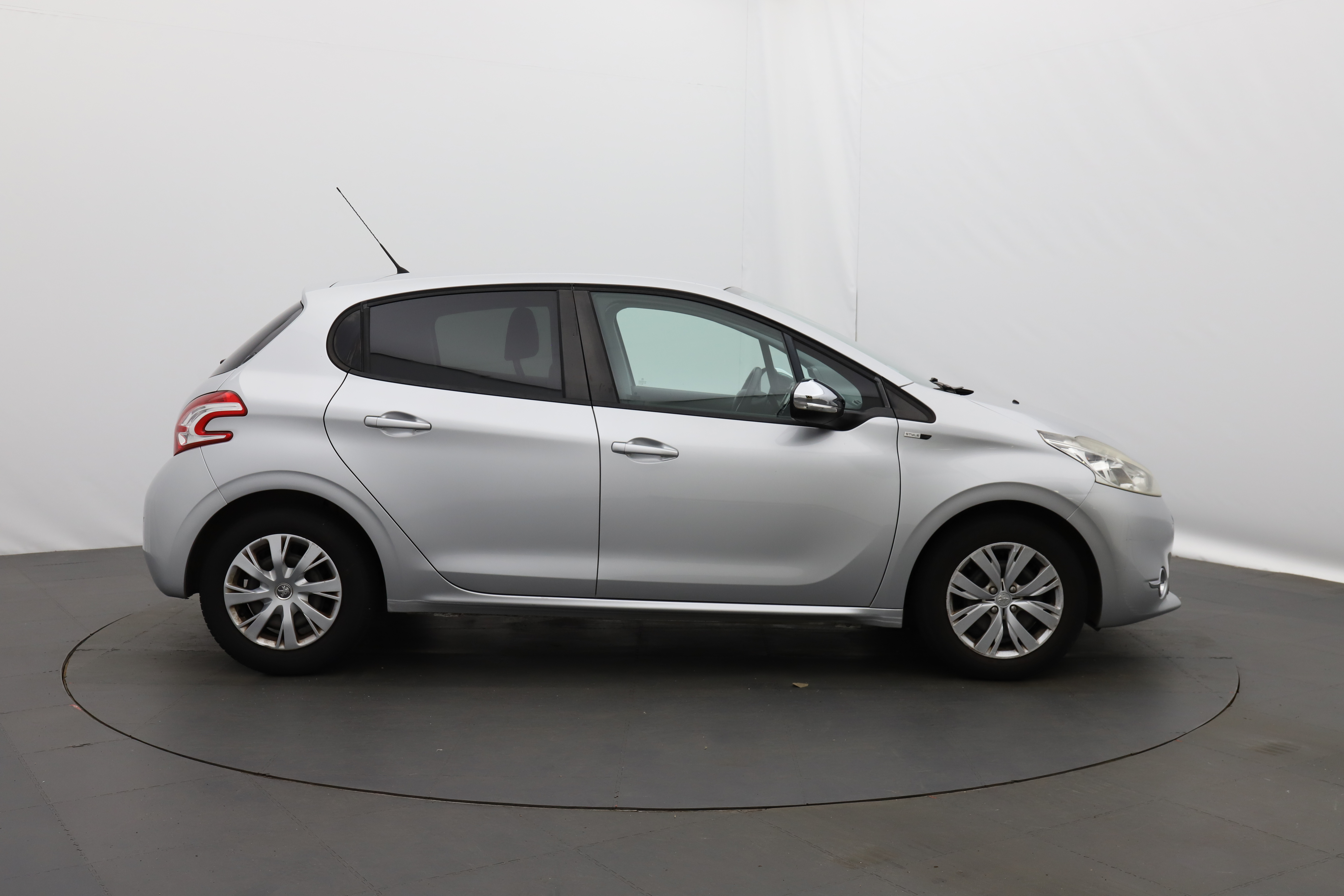 PEUGEOT  2011