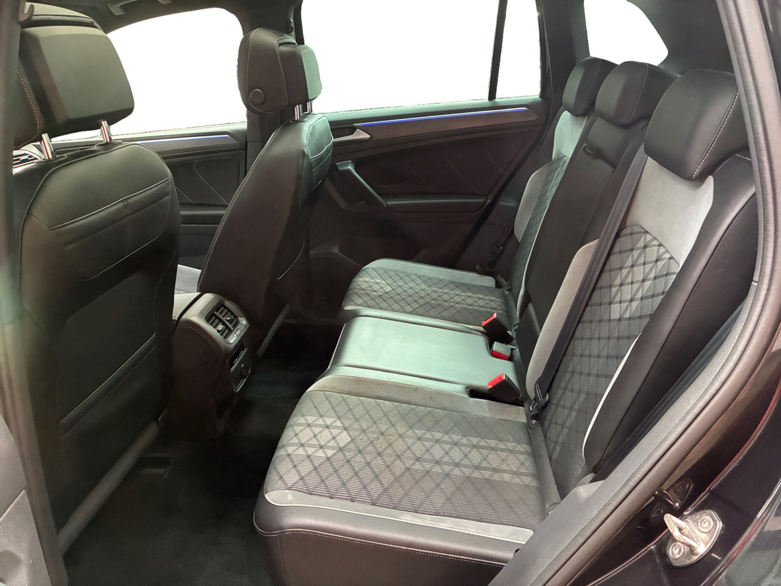 VOLKSWAGEN TIGUAN PA R-LINE 2022