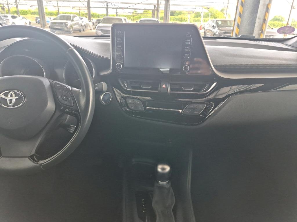 TOYOTA  2022