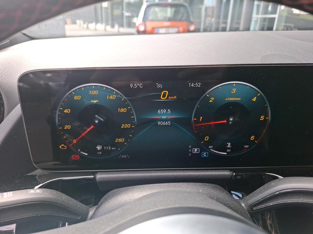 MERCEDES MERCEDES GLA II 200 d 8G-DCT AMG Line 2021