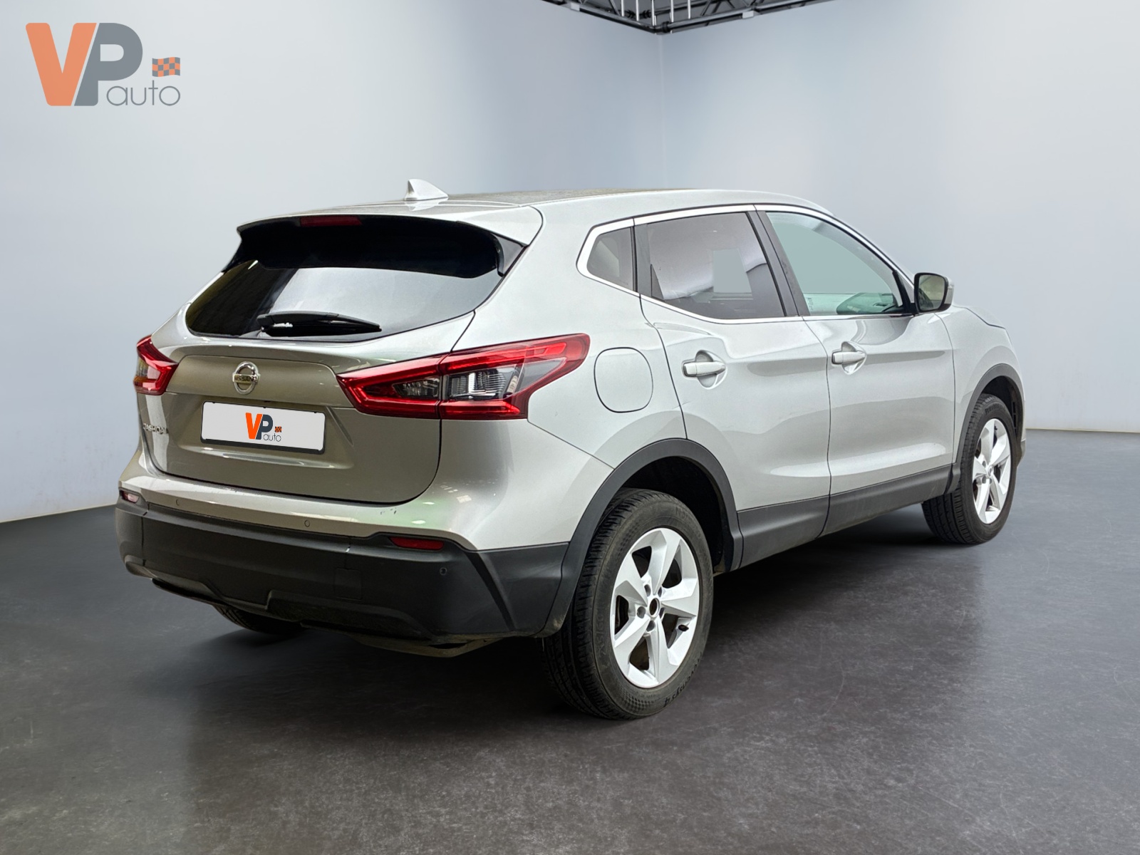 NISSAN  2019
