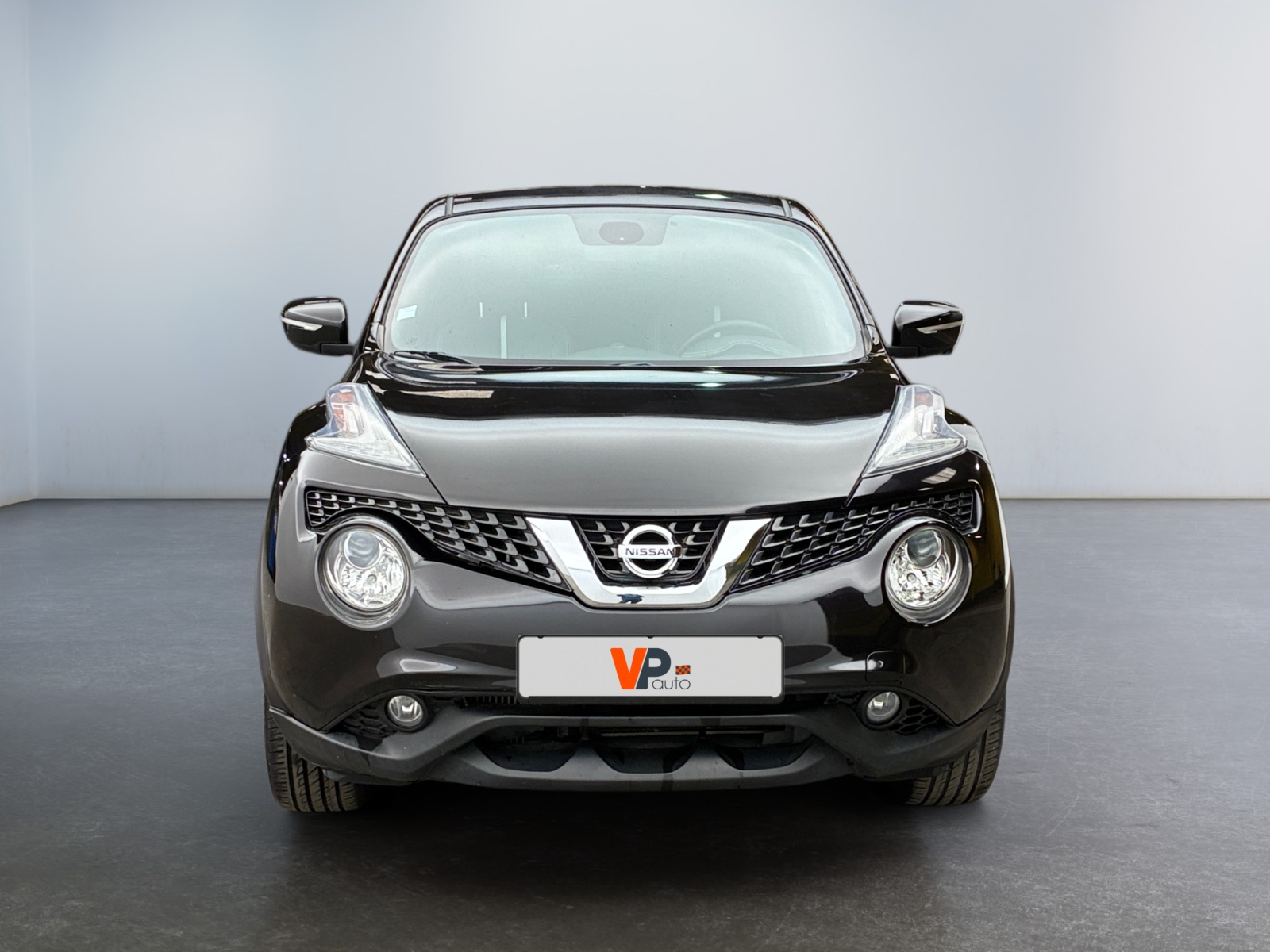 NISSAN  2016