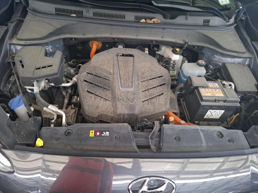 HYUNDAI  2023
