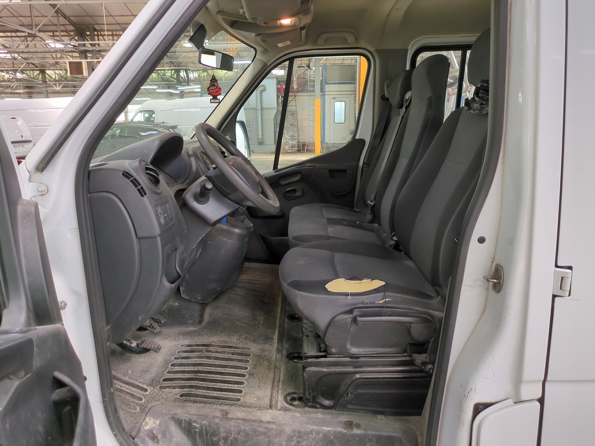 RENAULT MASTER TRANSPORTS SPECIFIQUES (07/2010-0 BD L3 3.5t dCi 130 E6 CONFORT 7 PL 2019