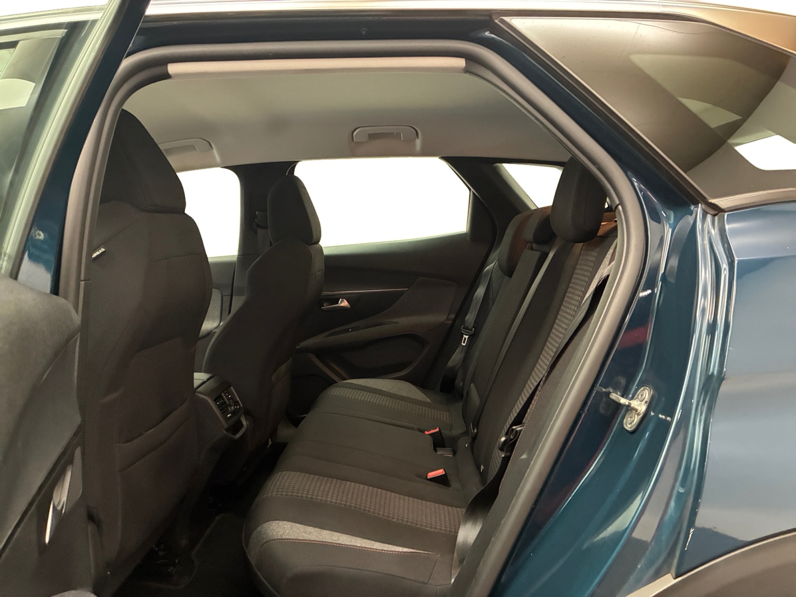 PEUGEOT 3008 BlueHDi 130ch S&S EAT8 Active Business 2021