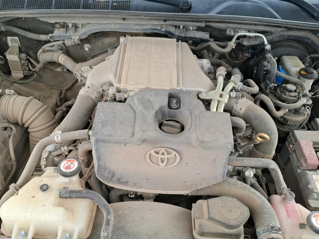 TOYOTA  2021