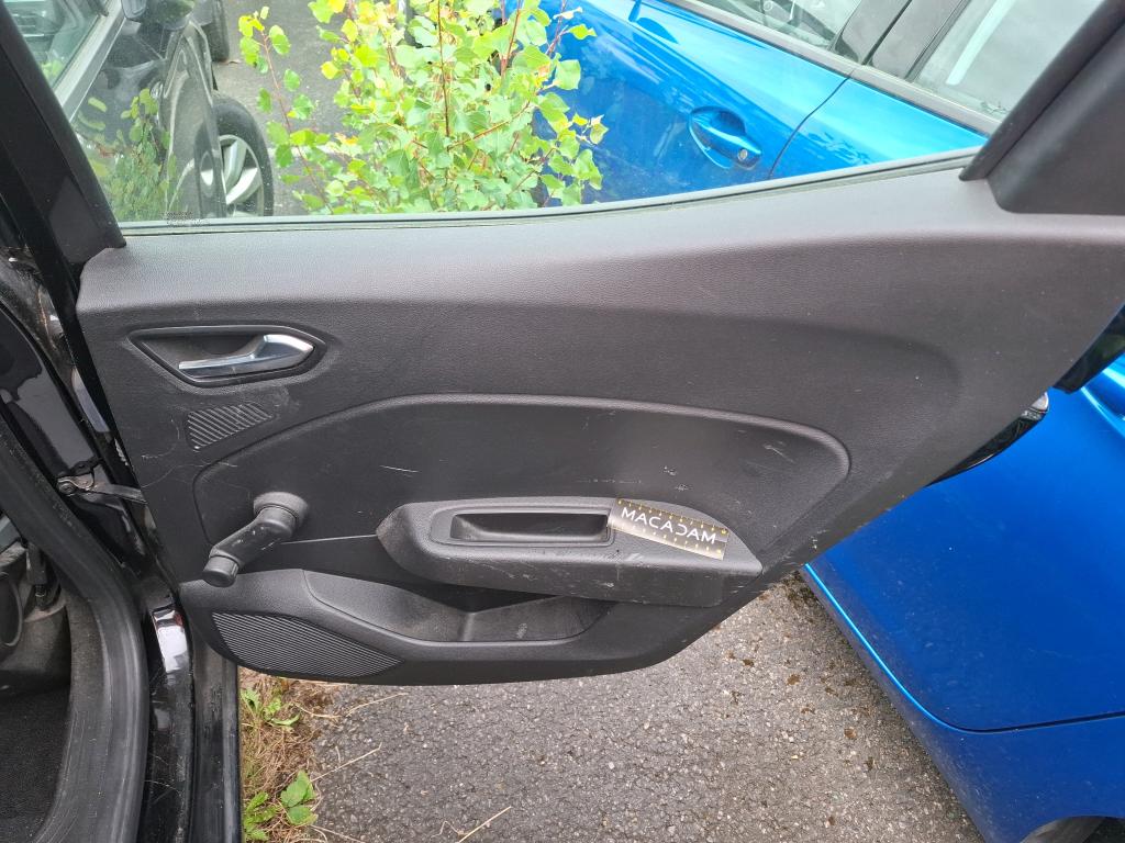 RENAULT RENAULT CLIO SOCIETE BLUE DCI 85 AIR NAV 2020
