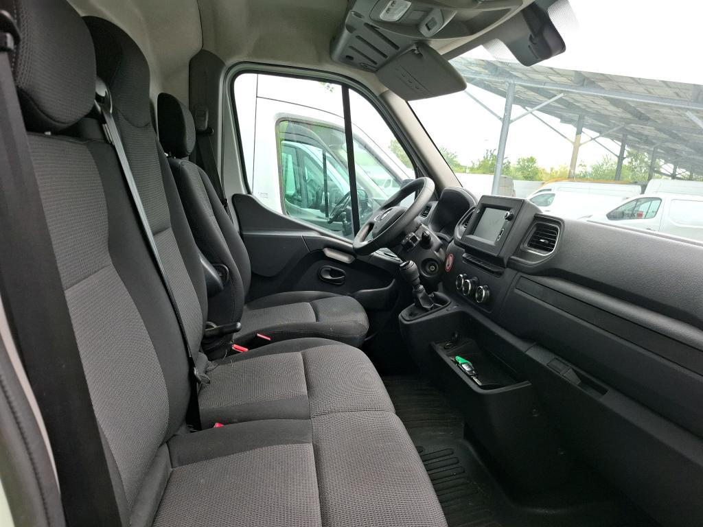 RENAULT RENAULT MASTER FOURGON FGN TRAC F3300 L1H1 BLUE DCI 135 GRAND CONFORT 2023
