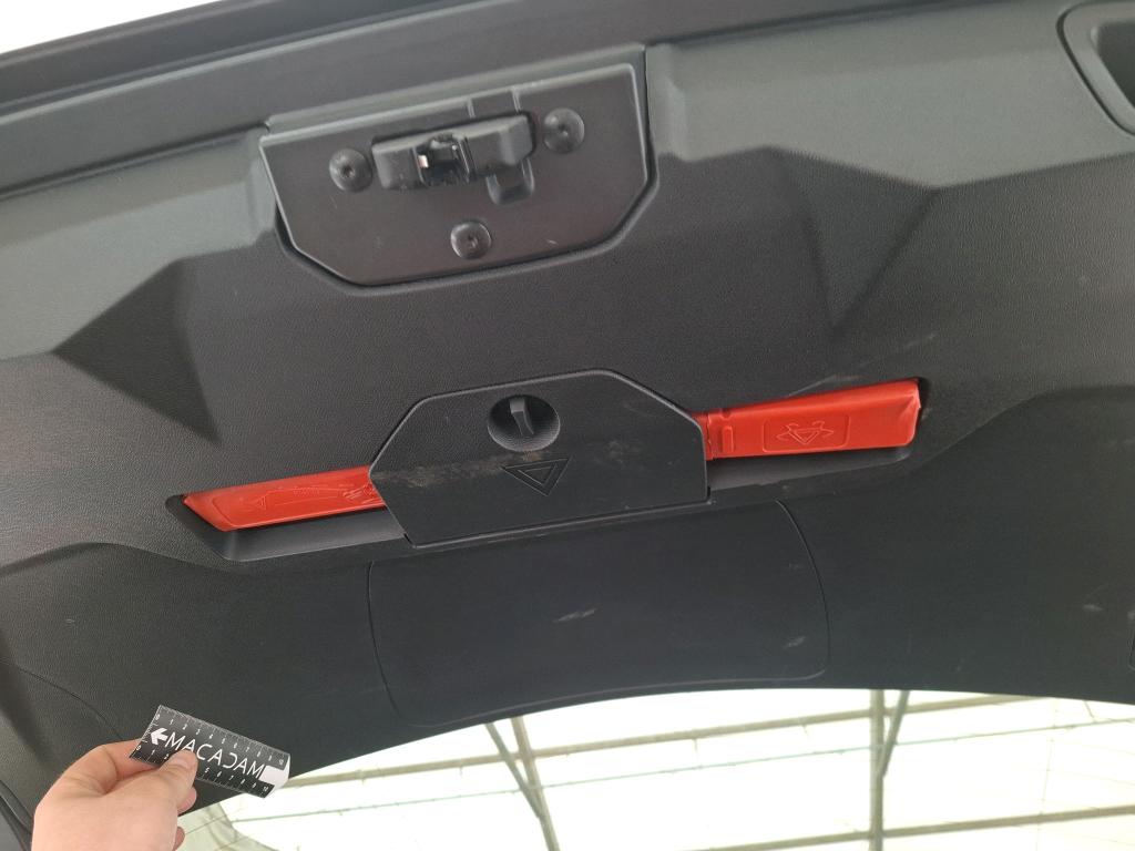 PEUGEOT PEUGEOT 3008 Hybrid 225 e-EAT8 Allure Pack 2022
