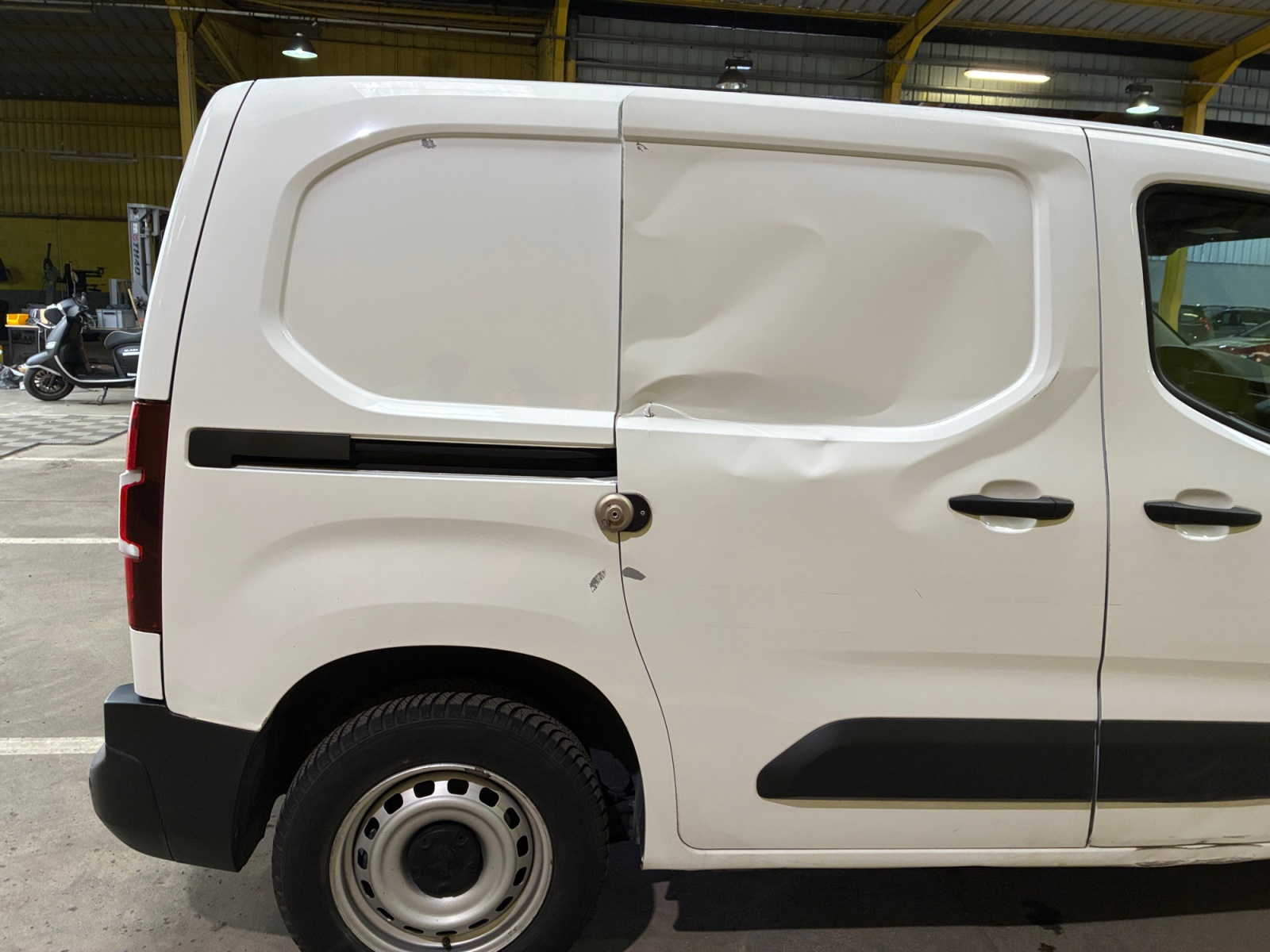 PEUGEOT PARTNER FOURGON PARTNER FOURGON STANDARD 650 KG BLUEHDI 75 BVM5 PREMIUM 2021