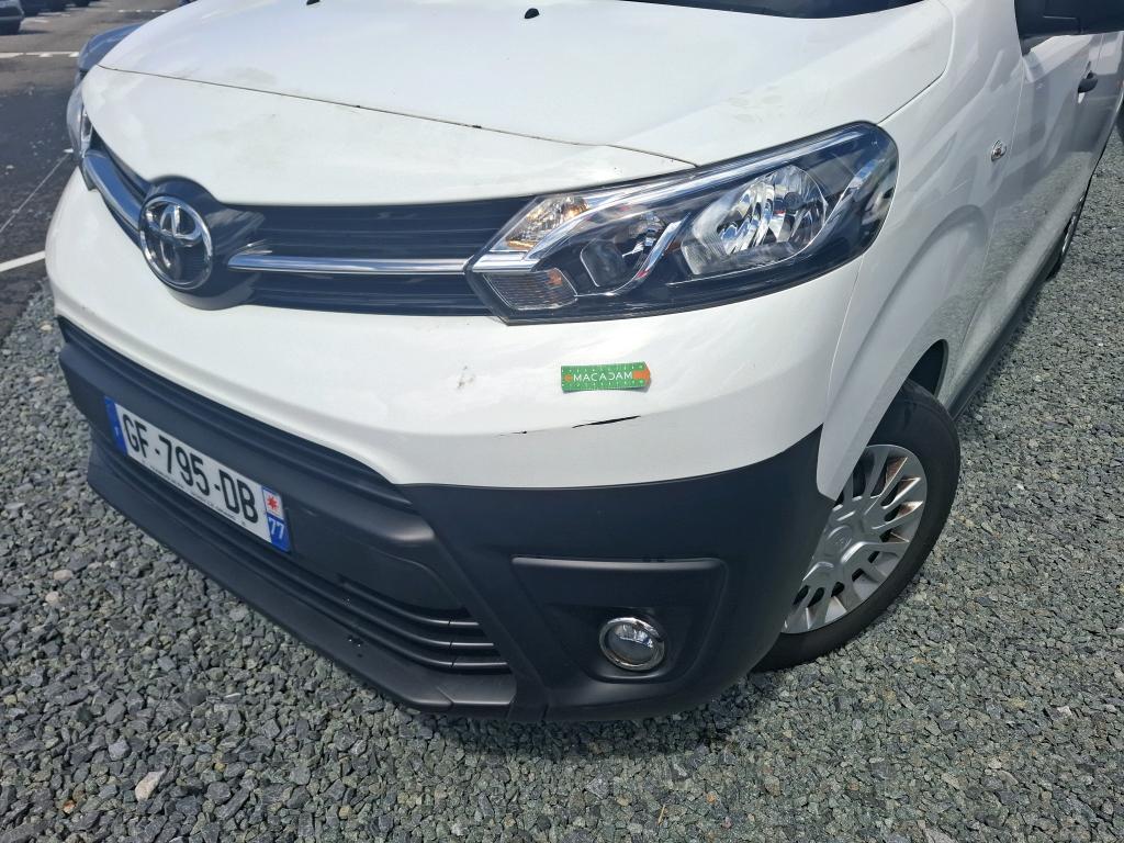 TOYOTA  2022
