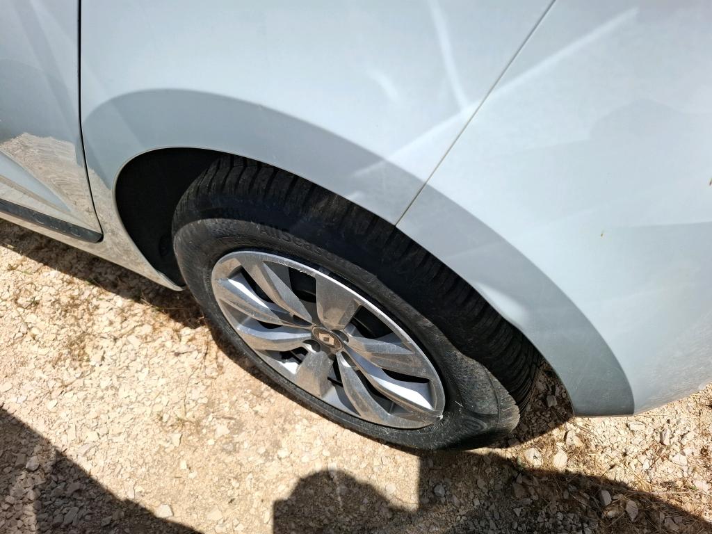 RENAULT RENAULT CLIO SOCIETE BLUE DCI 100 - 21N AIR NAV 2022