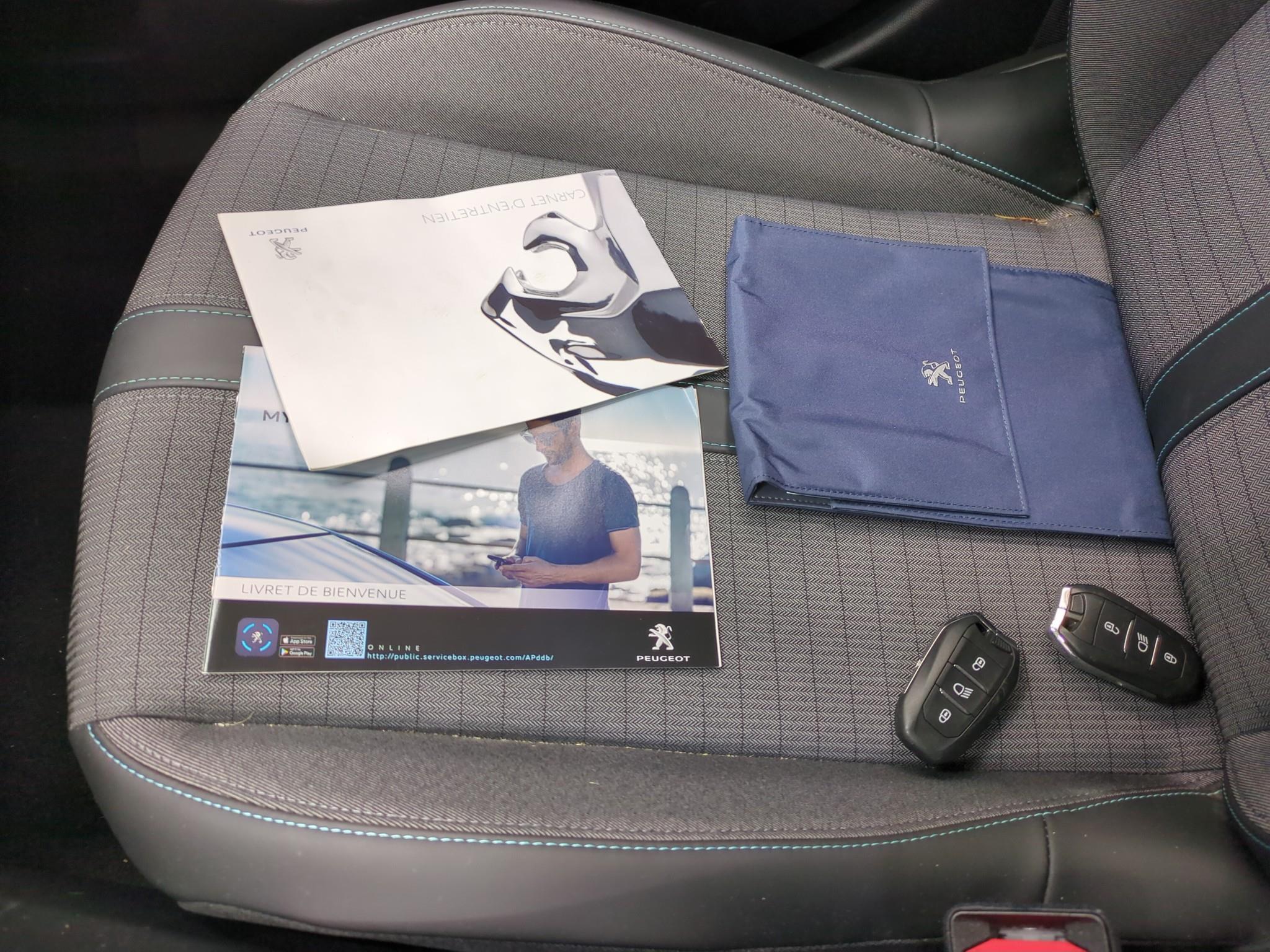 PEUGEOT 2008 BUSINESS BlueHDi 130 S&S EAT8 Allure 2021