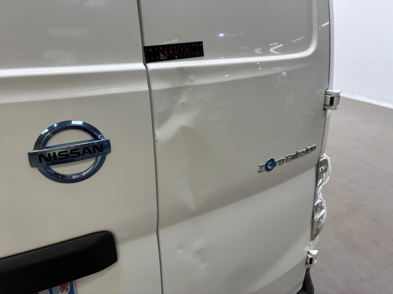 NISSAN  2020