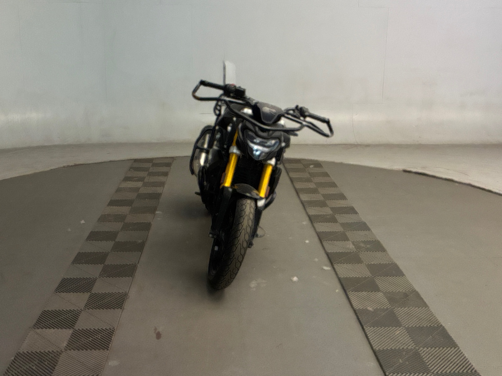 BMW G 310 R 2023