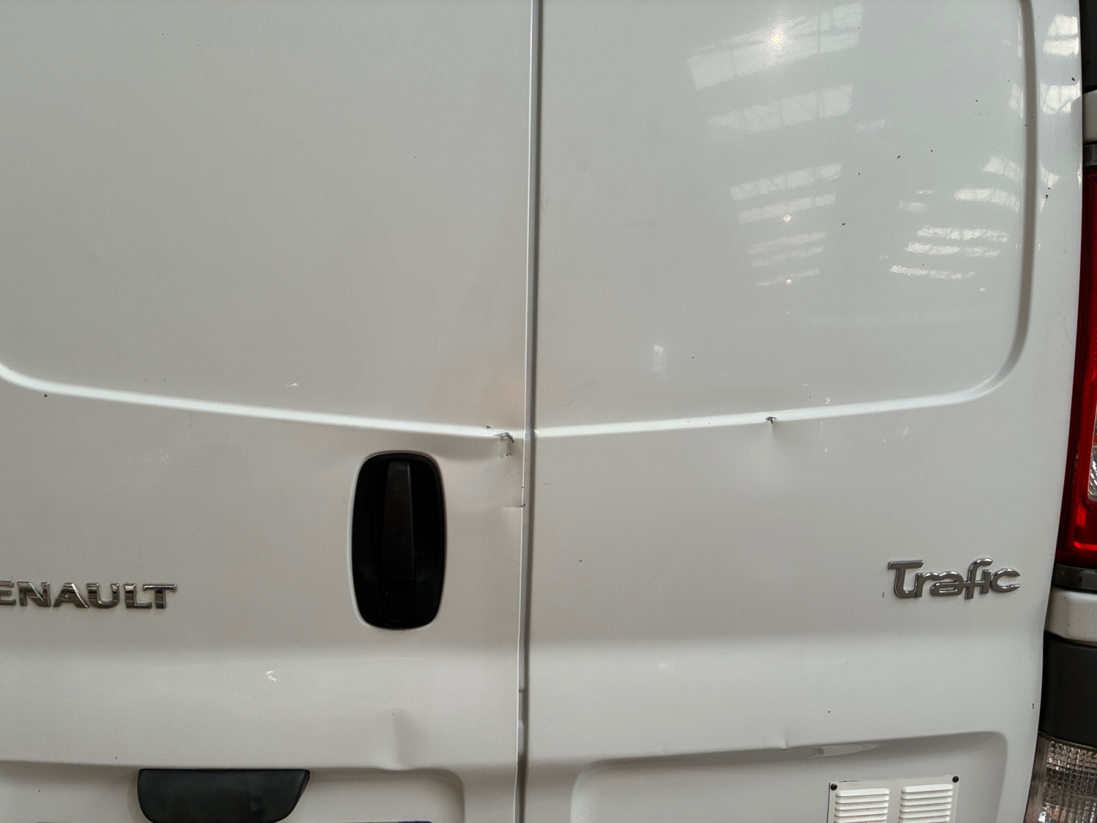 RENAULT TRAFIC FGN DCI 115 L2H1 1200 KG 2012