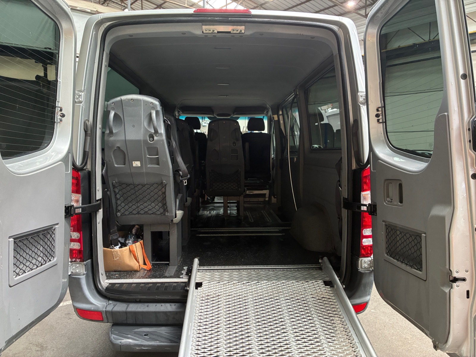 MERCEDES Sprinter 8 places 2012