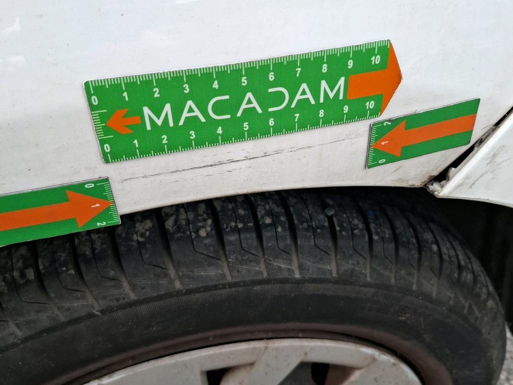 TOYOTA  2019