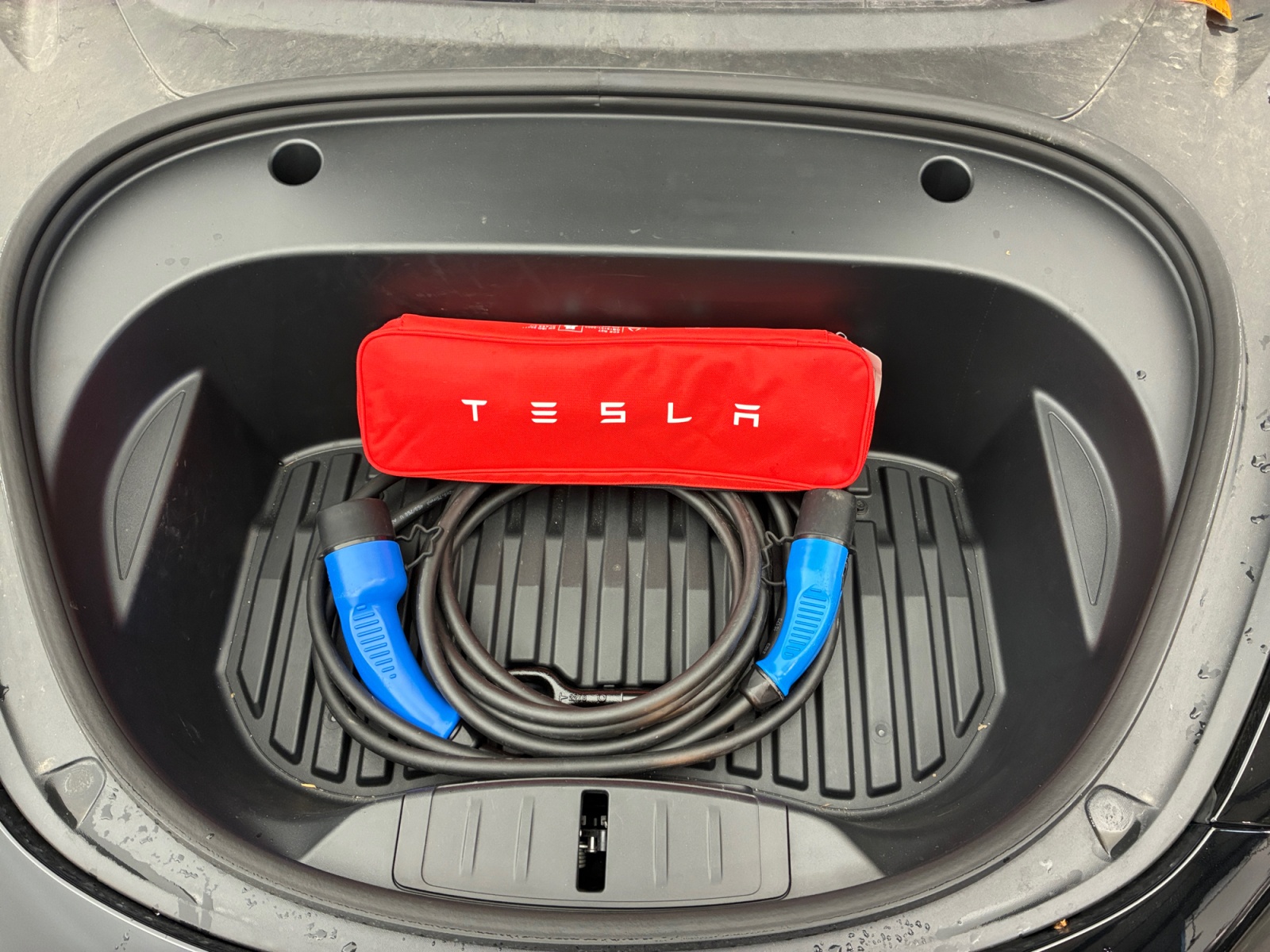 TESLA  2023