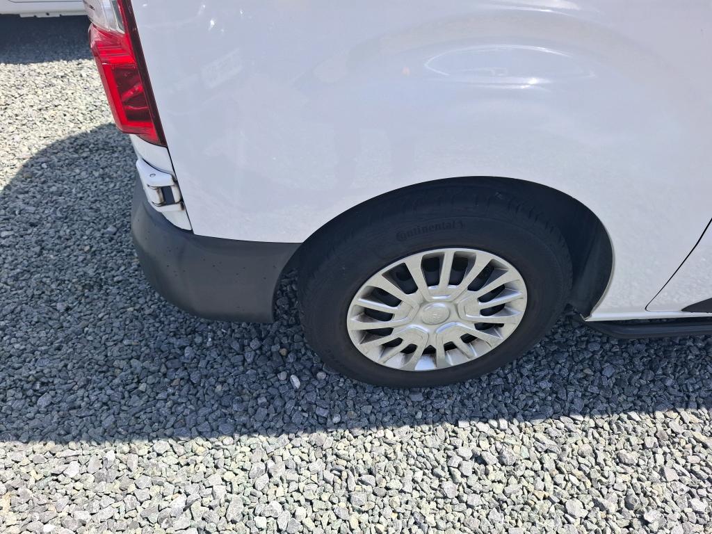 TOYOTA  2022