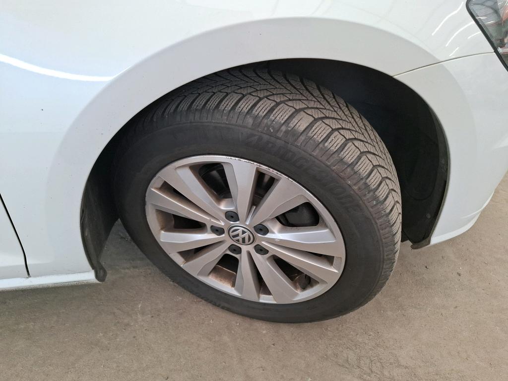 VOLKSWAGEN  2019