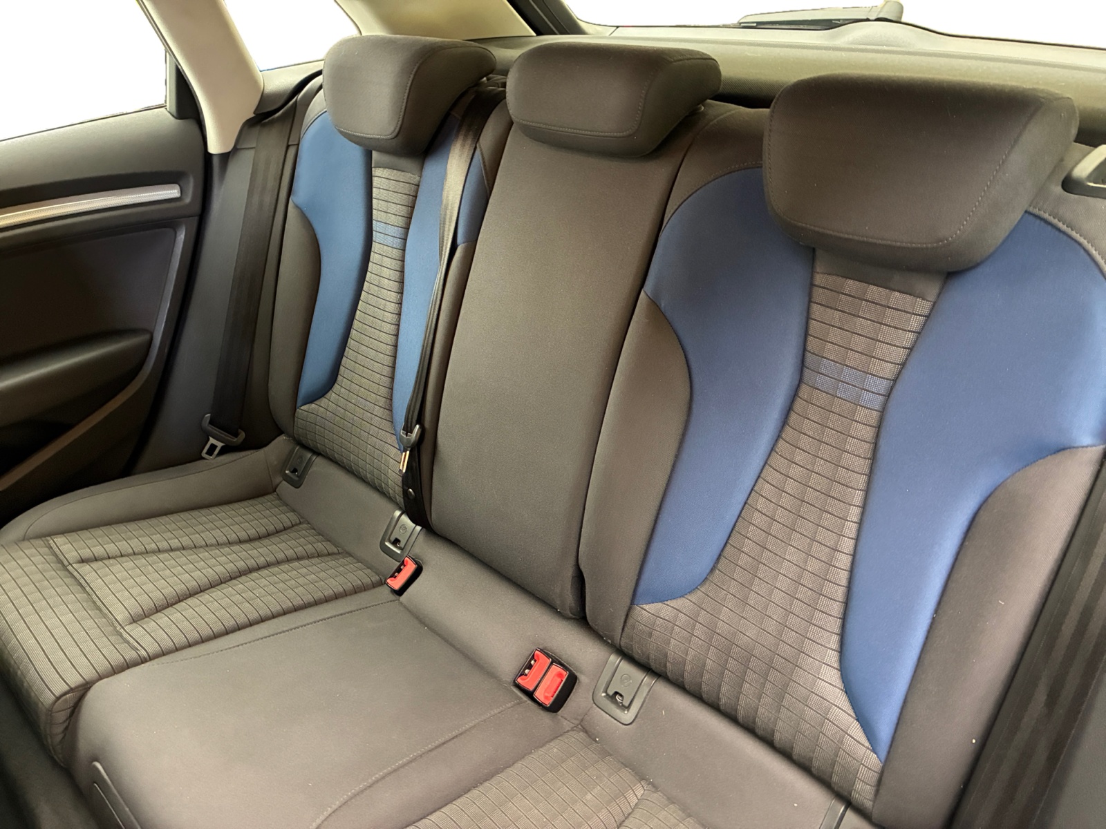 AUDI  2015