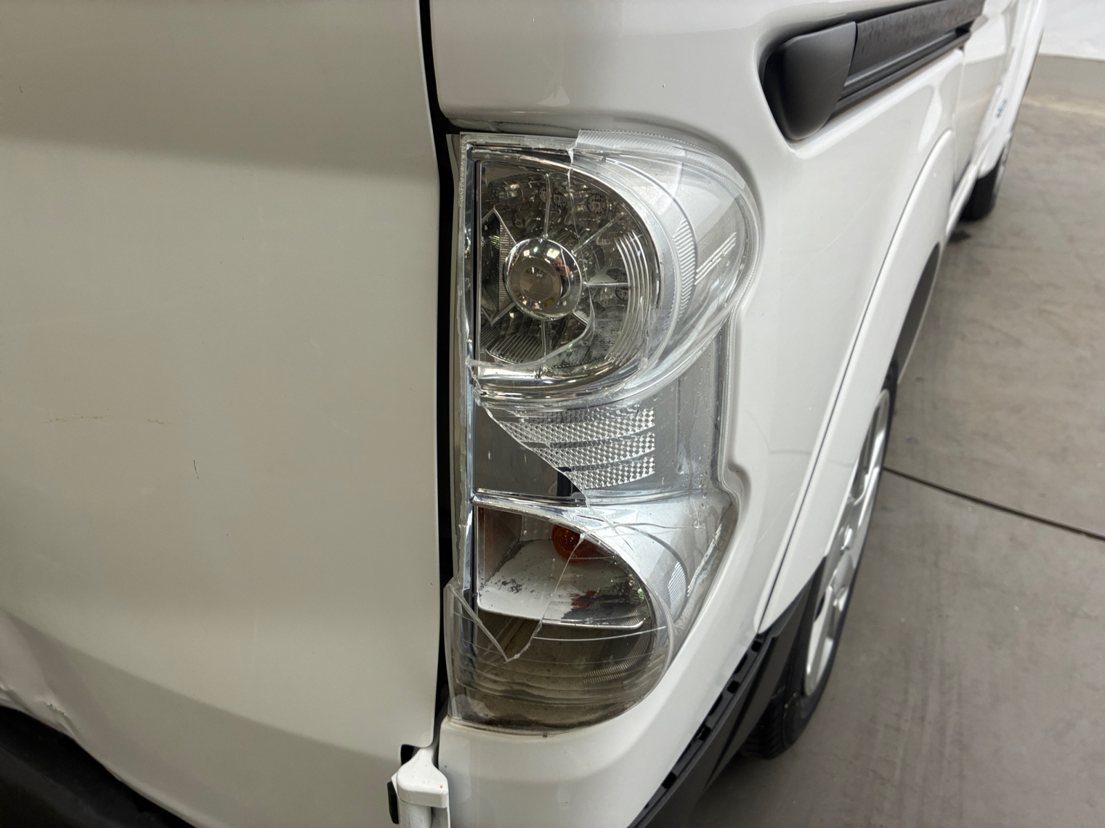 NISSAN  2020