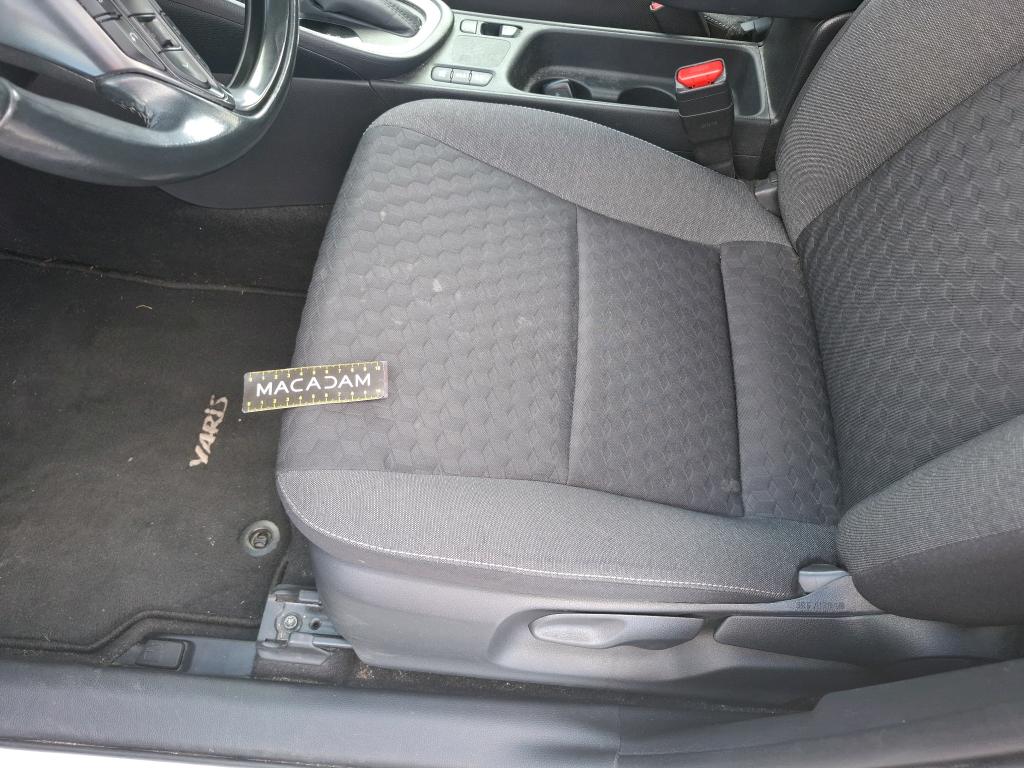 TOYOTA  2021