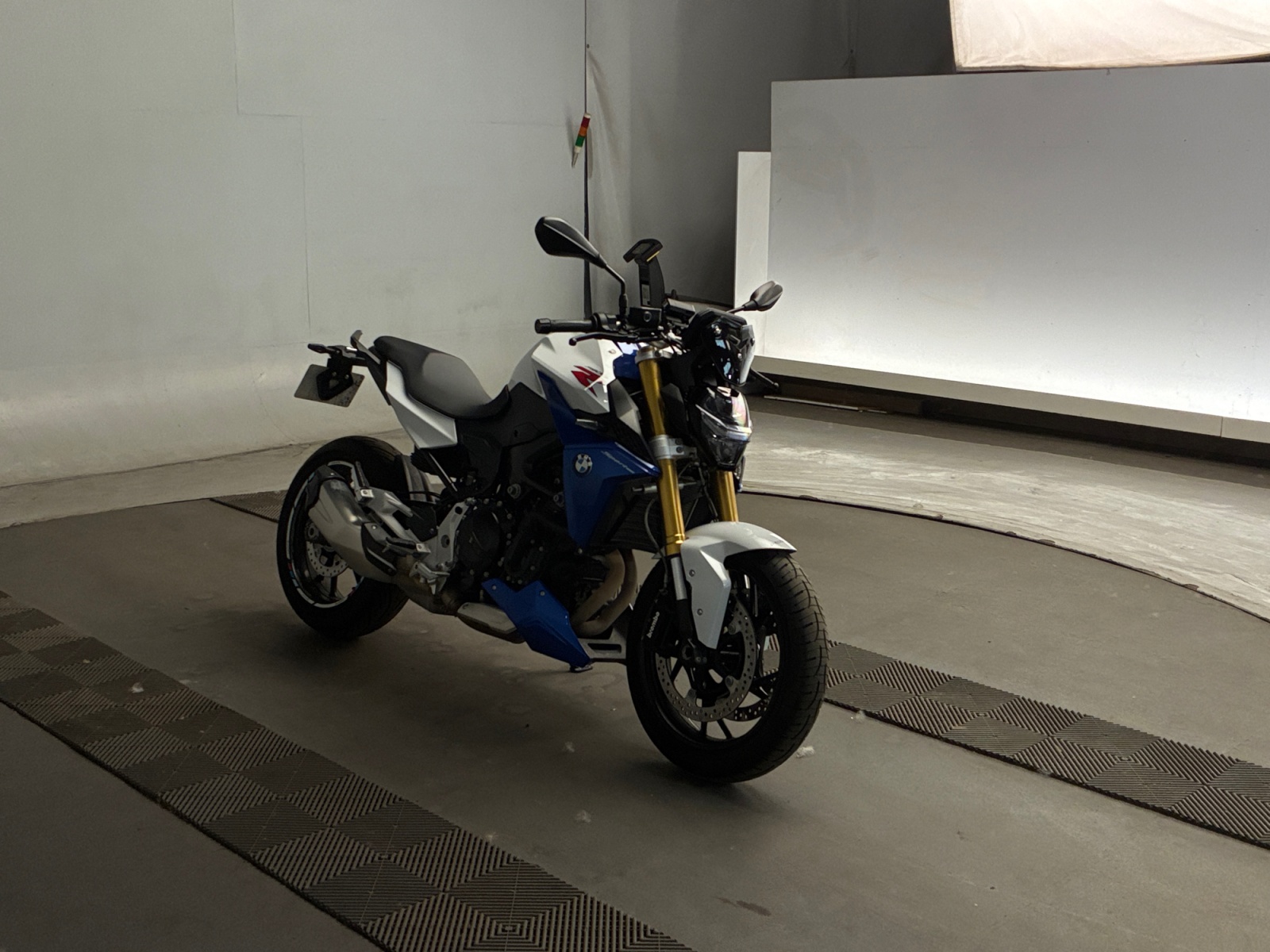 BMW F 900 R A2 2023