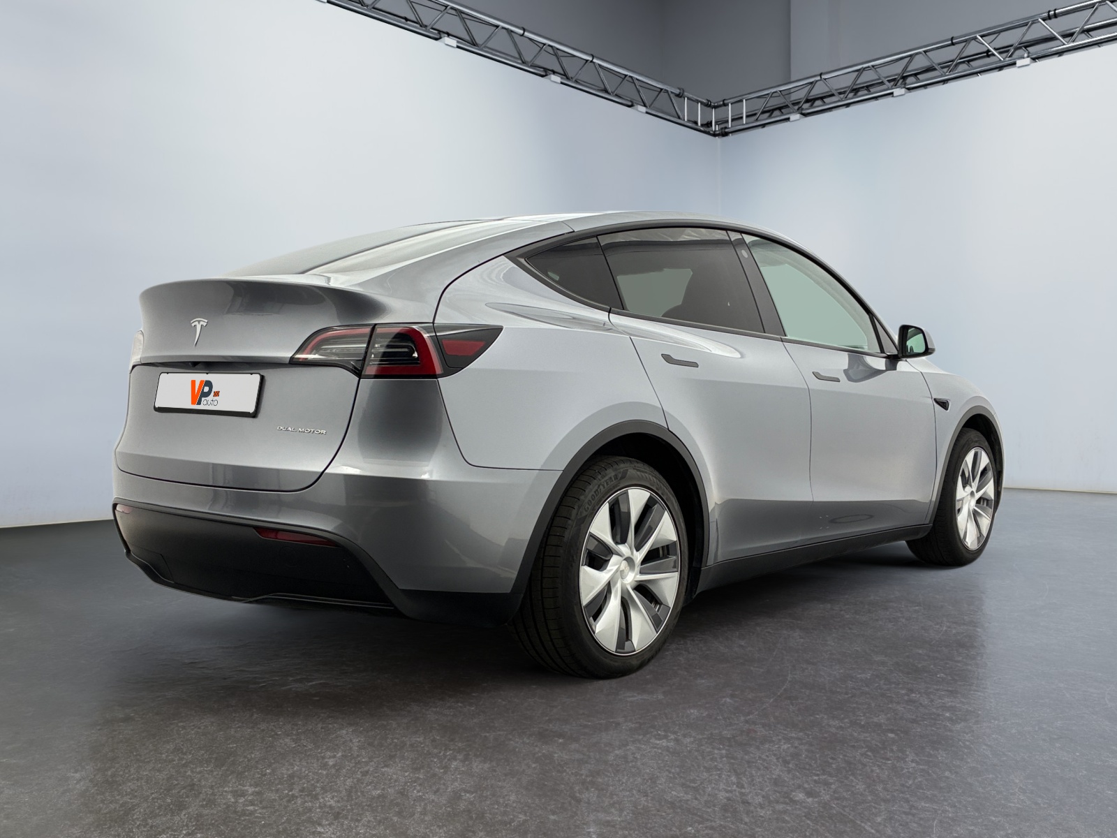 TESLA MODEL Y Long-Range Dual Motor AWD 2023