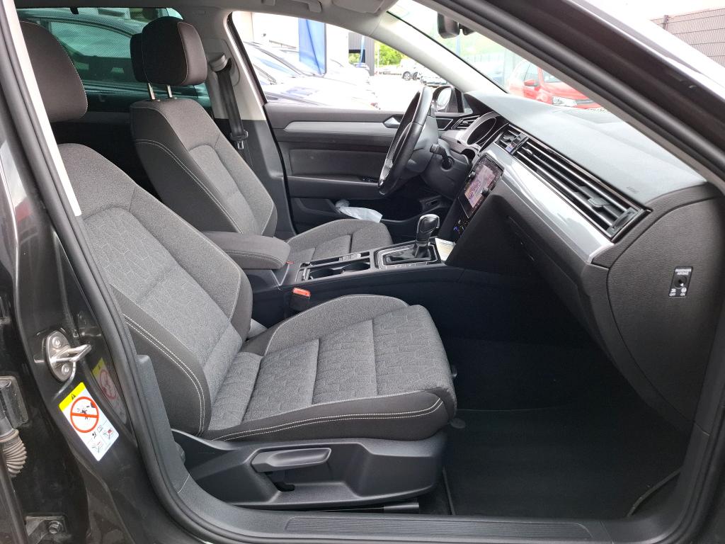 VOLKSWAGEN VOLKSWAGEN PASSAT SW 2.0 TDI EVO SCR 122 DSG7 Life Plus 2023