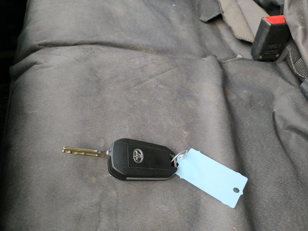 TOYOTA  2023