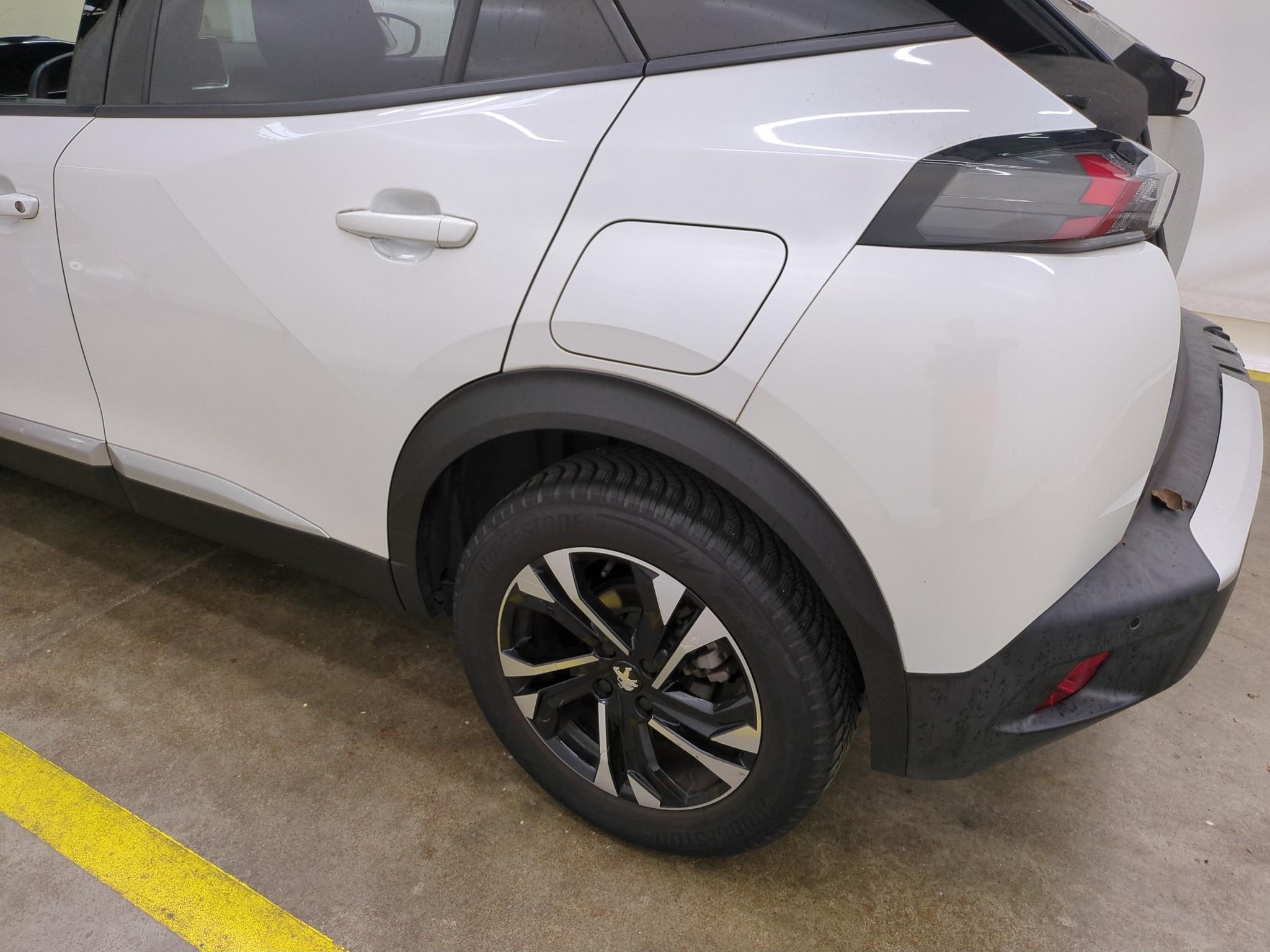 PEUGEOT 2008 BUSINESS BlueHDi 130 S&S EAT8 Allure 2021