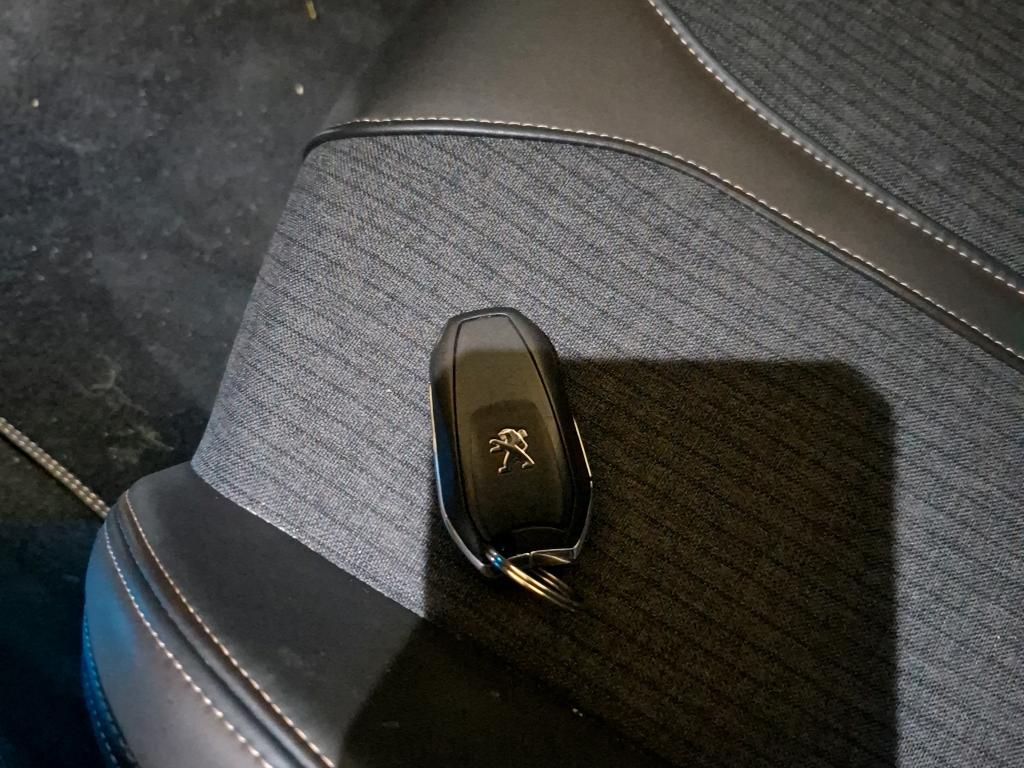PEUGEOT PEUGEOT 3008 1.6 BlueHDi 120ch S&S EAT6 GT Line 2018