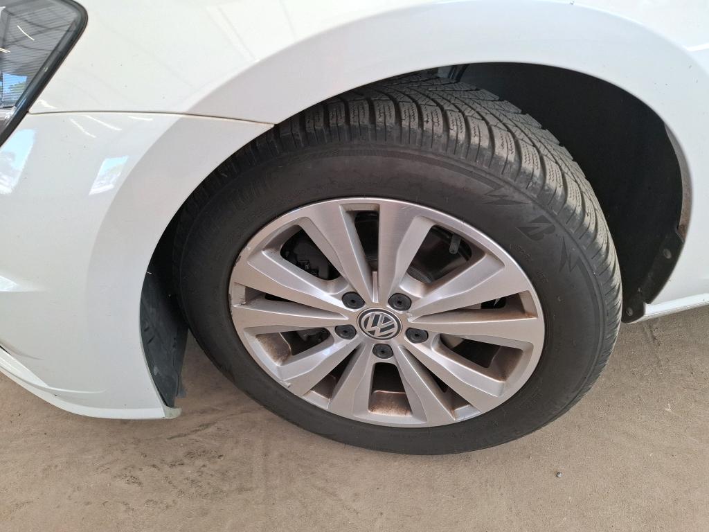 VOLKSWAGEN  2019