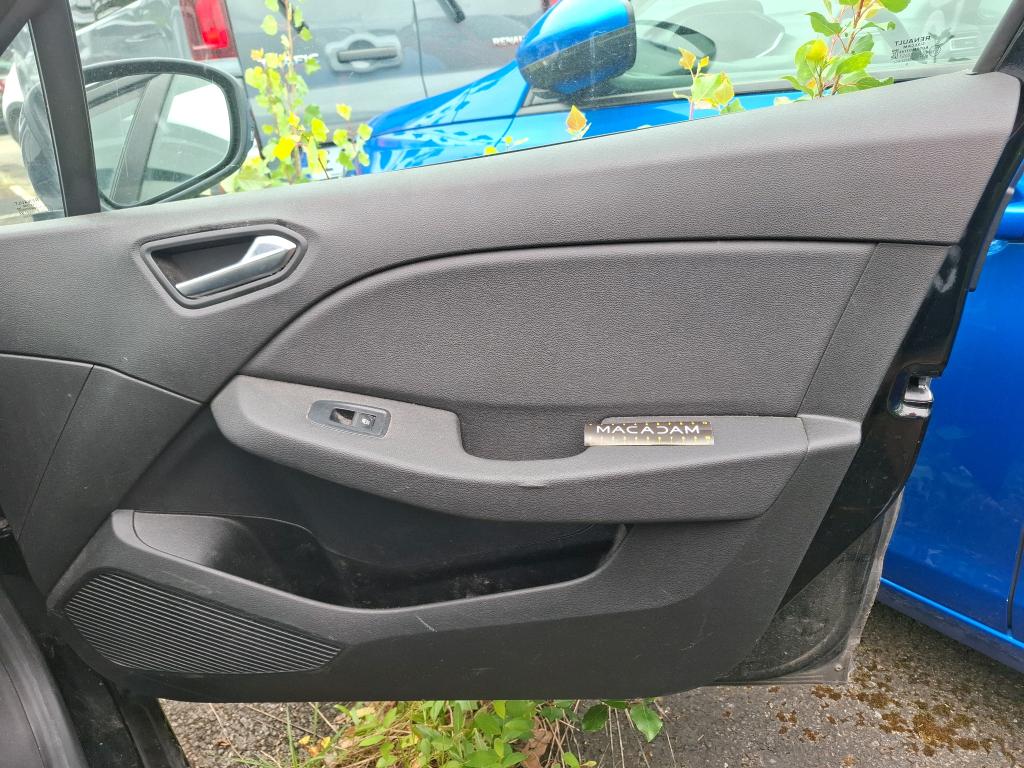 RENAULT RENAULT CLIO SOCIETE BLUE DCI 85 AIR NAV 2020