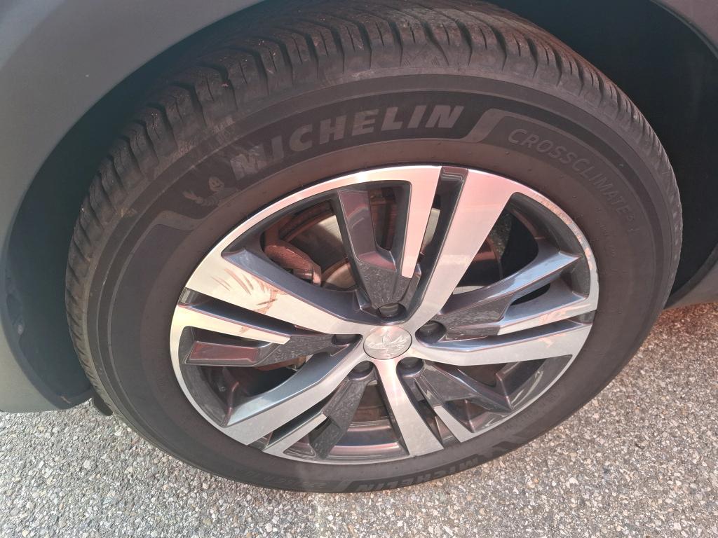 PEUGEOT PEUGEOT 3008 Hybrid 225 e-EAT8 Allure Pack 2023
