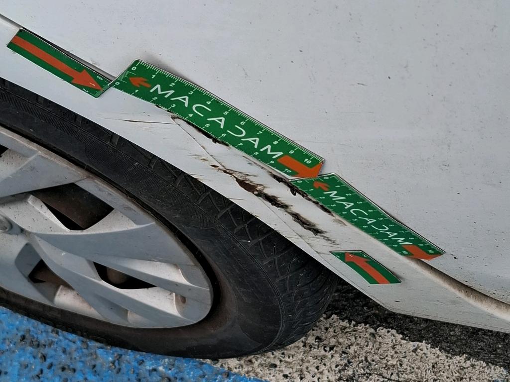 TOYOTA  2019