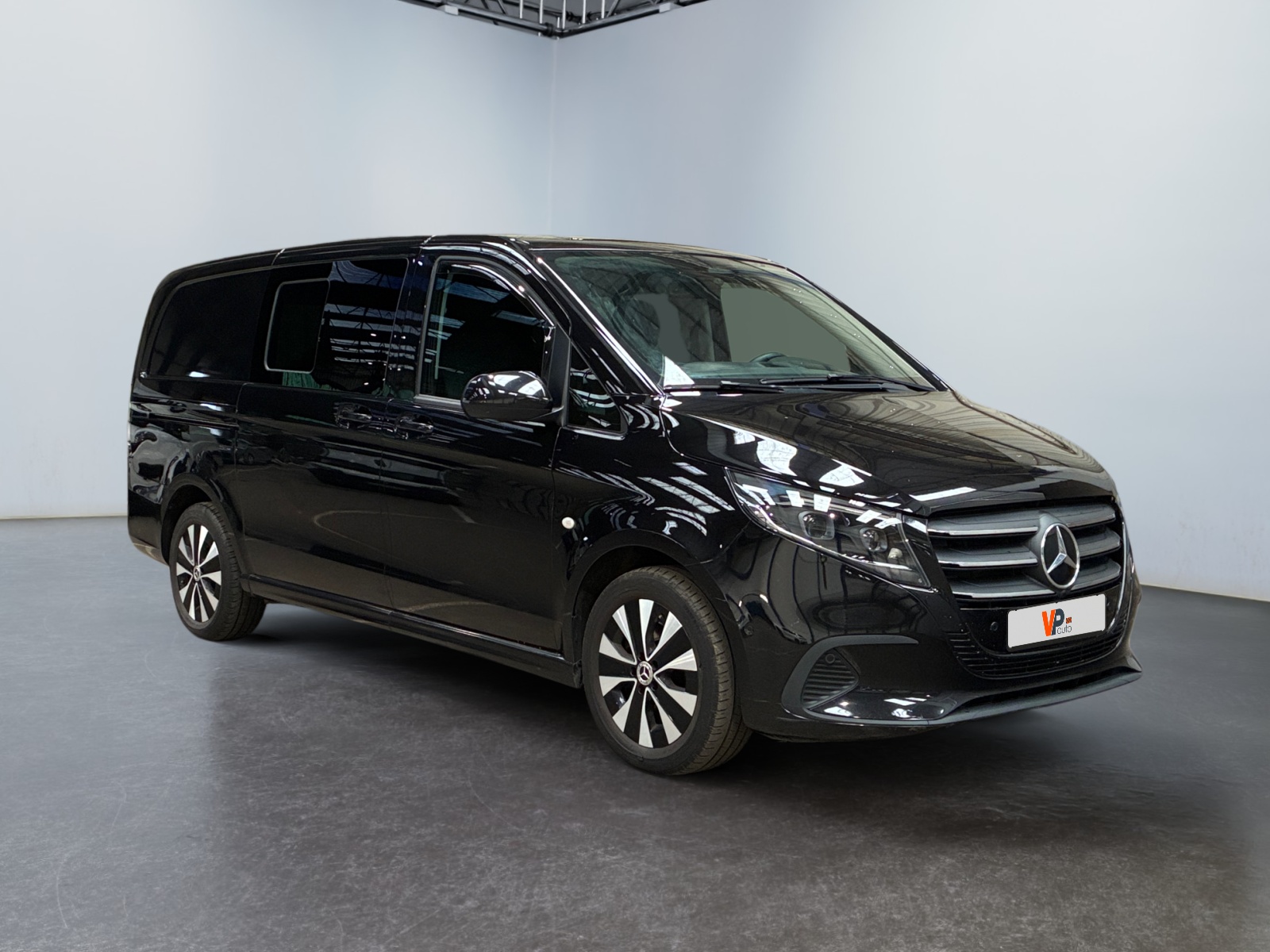 MERCEDES  2024