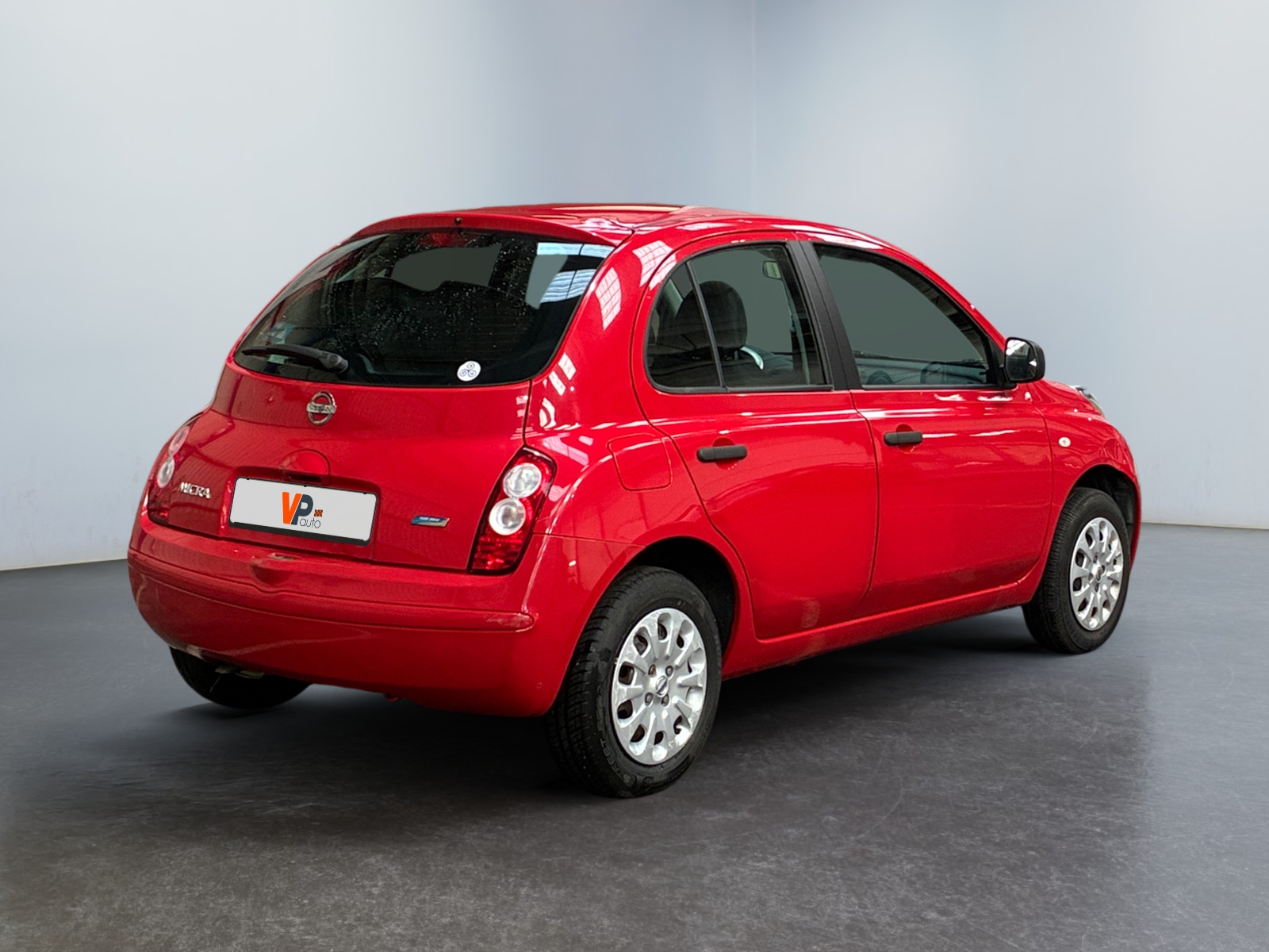 NISSAN  2010