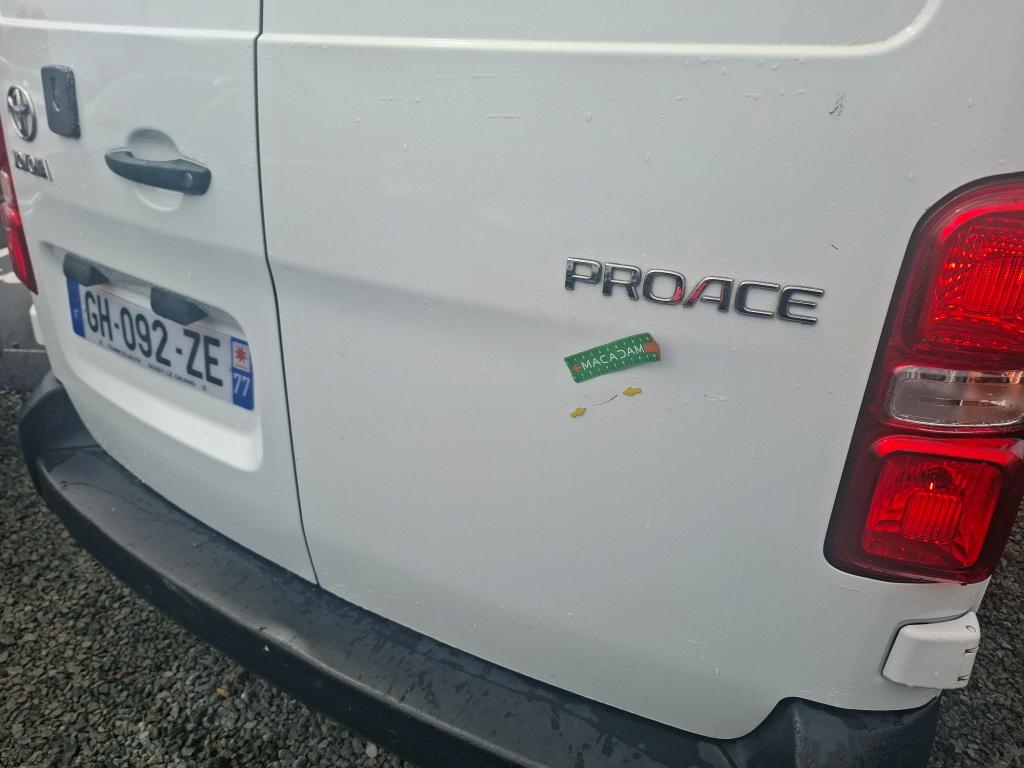 TOYOTA  2022